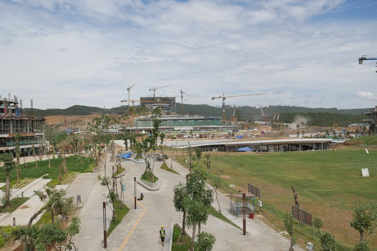 Ruang-ruang terbuka hijau dan pepohonan di Kawasan Istana Presiden, Kawasan Inti Pusat Pemerintahan (KIPP) Ibu Kota Nusantara (IKN) merupakan contoh dari implementasi konsep Sponge City.