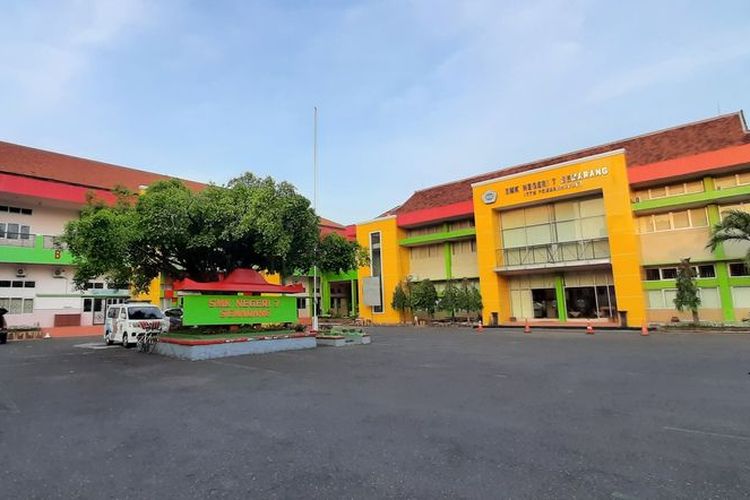 SMKN 7 Semarang (STEMBA) menempati posisi pertama SMK terbaik di Jawa Tengah versi LTMPT berdasarkan nilai UTBK 2022.
