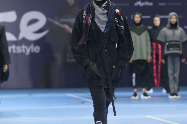 Koleksi busana olahraga untuk perempuan berhijab karya Jenahara dan Noore.