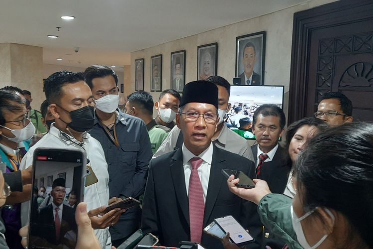 Penjabat Gubernur DKI Jakarta Heru Budi Hartono usai rapat paripurna di Gedung DPRD DKI, Gambir, Jakarta Pusat, Selasa (8/11/2022).