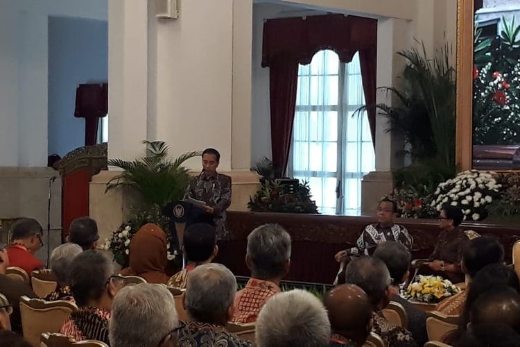 Presiden Jokowi saat membuka Rapat Kerja Kepala Perwakilan Republik Indonesia dengan Kementerian Luar Negeri, di Istana Negara, Jakarta, Kamis (9/1/2020).