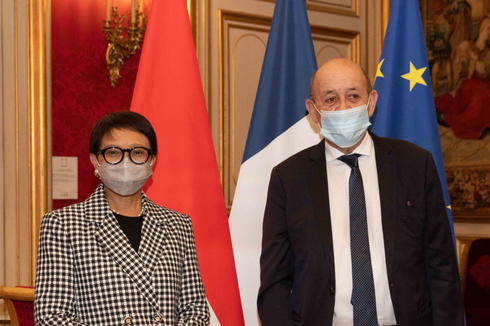 Retno Marsudi Bertemu Menlu dan Menhan Perancis, Bahas Situasi Myanmar hingga Ukraina