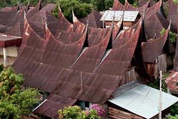 Gonjong (atap) rumah adat Minang berpadu di Kawasan Nagari 1000 Rumah Gadang