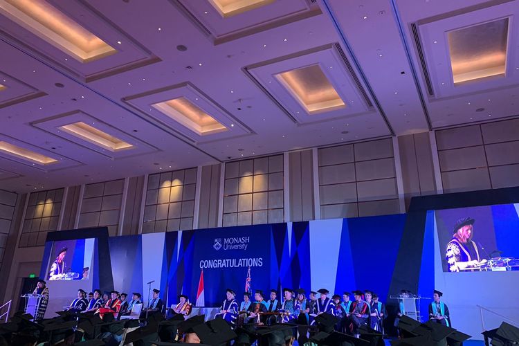 Monash University Indonesia luluskan 45 mahasiswa dalam acara Inaugural Master Graduation Ceremony Monash University di Jakarta, Jumat (4/8/2023).