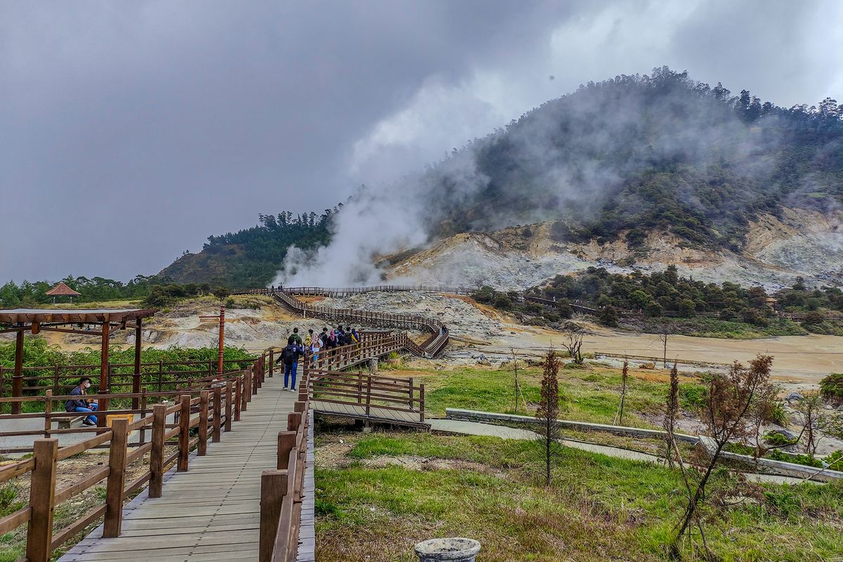 Ilustrasi Dieng, Kawah Sikidang 2021.