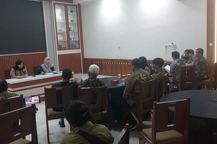 Sengketa Informasi Publik: KIP Jateng Cek Keberadaan Salinan Ijazah Jokowi di Dispersip Solo