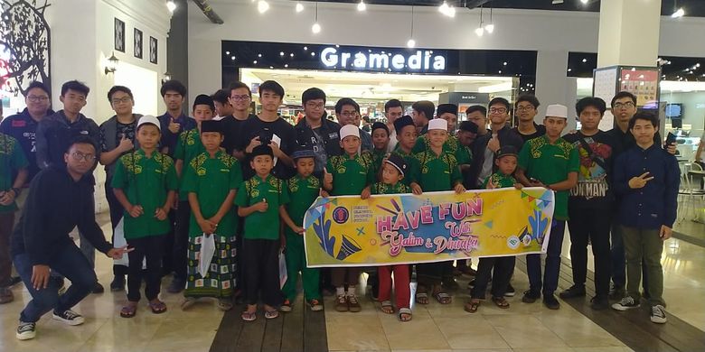 Pribadi Bilingual School Bandung menggelar kegiatan tahunan Santunan Yatim dan Dhuafa 2020. Tahun ini gelaran mengangkat tema Have Fun with Yatim & Dhuafa dalam kemasan acara dengan nuansa hiburan spesial untuk yatim dan dhuafa (15/2/2020).