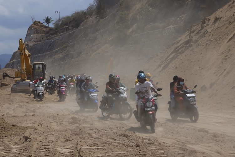 Jalur Trans Flores Ende-Bajawa Kembali Terbuka Usai Tertutup Longsor Akibat Gempa NTT