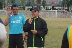 Aji Santoso Tak Gentar Hadapi Sriwijaya FC di Manahan