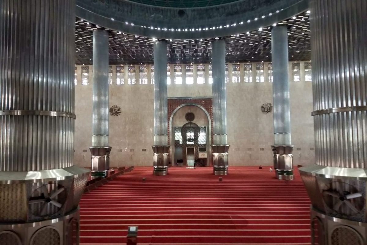 Protokol kesehatan di Masjid Istiqlal telah diperlonggar menjelang bulan Ramadhan seiring menurunnya persebaran Covid-19 di Jakarta.