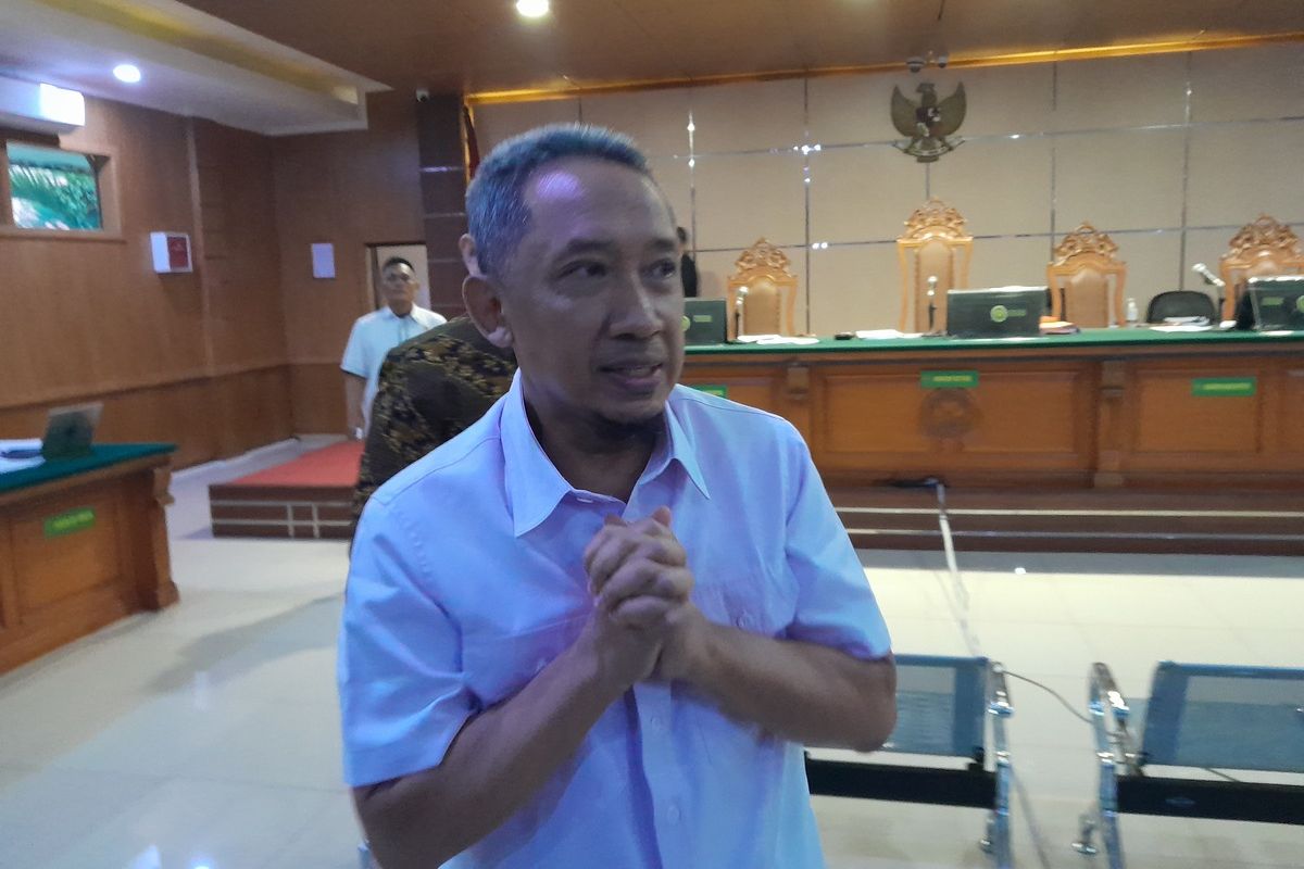 Walikota Bandung non aktif Yana Mulyana tengah bersaksi di sidang suap pengadaan barang dan Jasa Pemkot Bandung