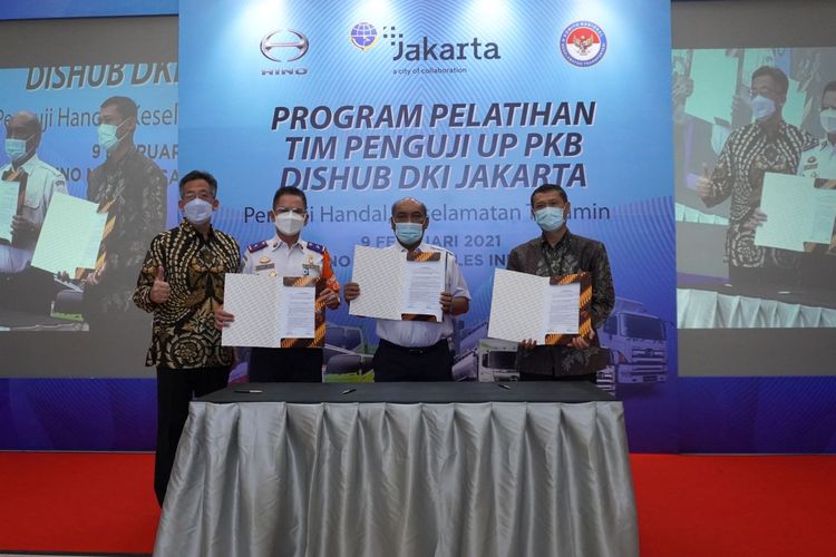 Hino bersama Dishub DKI Jakarta gelar pelatihan tim penguji PKB