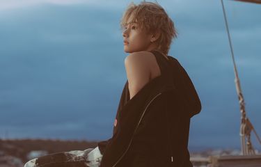 V BTS Debut Solo, MV Lagu "Slow Dancing" Diluncurkan Halaman all ...