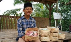 Lewat Jalan Terjal, Dompet Dhuafa dan Jalanpulang.id Salurkan Paket Sedekah Daging ke Pelosok Banten