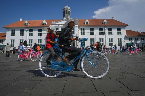 4 Tips Naik Sepeda Ontel di Kota Tua Jakarta, Siapkan Uang Tunai