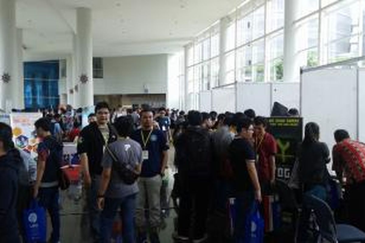Suasana di tempat berlangsungnya Game Developer Gathering (GDG) 2014 di Universitas Multimedia Nusantara, Serpong, Tangerang, Sabtu (6/12/2014). 
