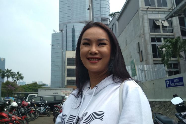 Mantan Istri Dedy Corbuzier, Kalina Oktarani saat ditemui di kawasan Tendean, Jakarta Selatan, Selasa (12/11/2019).