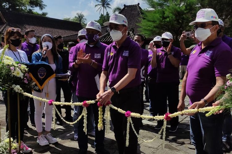 Menteri Perhubungan Budi Karya resmikan acara PNKJ dan pameran kendaraan listrik di Borobudur, Magelang, Jawa Tengah, Sabtu (6/11/2021)