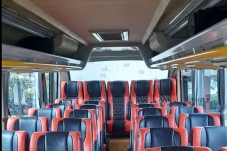 Deretan kursi penumpang bus PO Sinar Purnama yang melayani rute Bangka-Padang khusus momen lebaran 2023, Senin (10/4/2023).