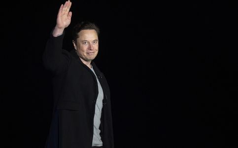 Elon Musk Takes Control of Twitter