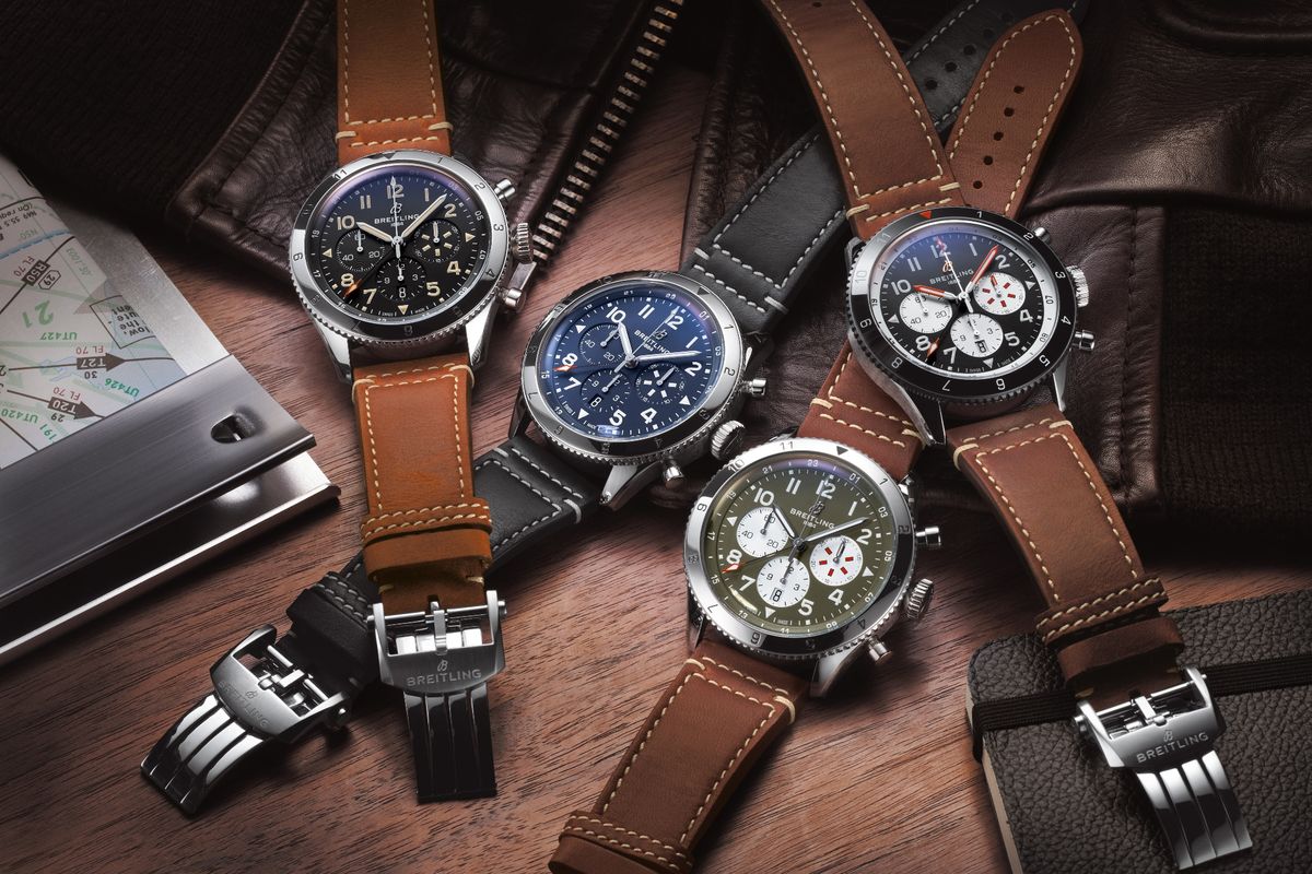 Breitling Super AVI, dari kiri ke kanan: Breitling Super AVI P-51 Mustang, Breitling Super AVI Tribute to Vought F4U Corsair, Breitling Super AVI Curtiss Warhawk, dan Breitling Super AVI Mosquito