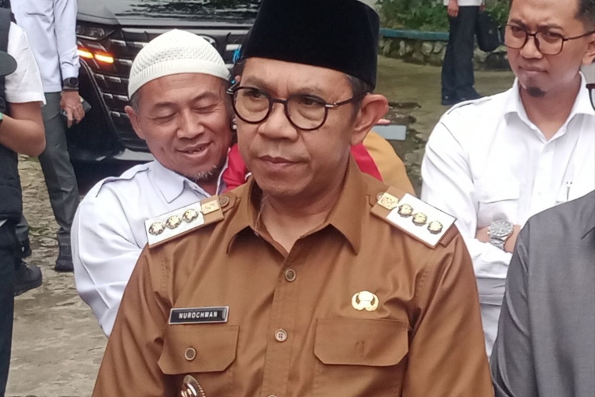 Wali Kota Batu, Nurochman. 