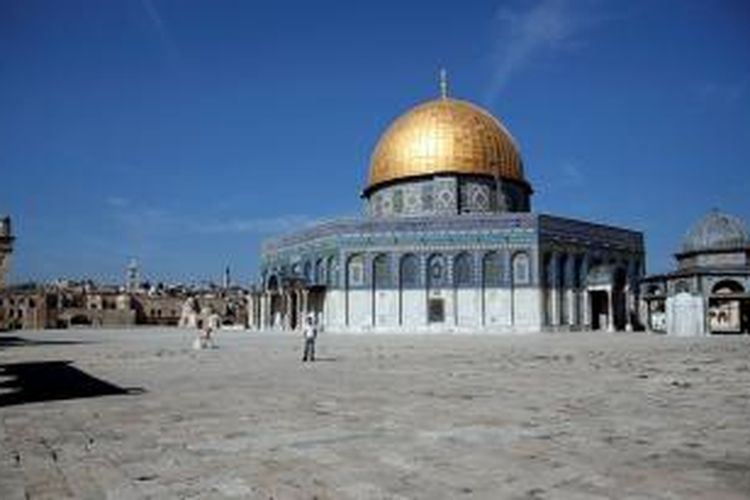 Dome of the Rock, yang berada di kompleks yang sama dengan Masjid Al-Aqsa di Jerusalem.