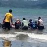 Hiu Tutul Terdampar di Pantai Trenggalek, Nelayan dan Polisi Bantu Selamatkan ke Laut