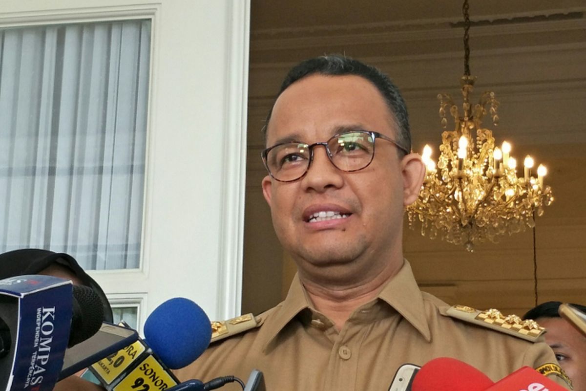 Gubernur DKI Jakarta Anies Baswedan di Balai Kota DKI Jakarta, Jalan Medan Merdeka Selatan, Senin (27/11/2017).