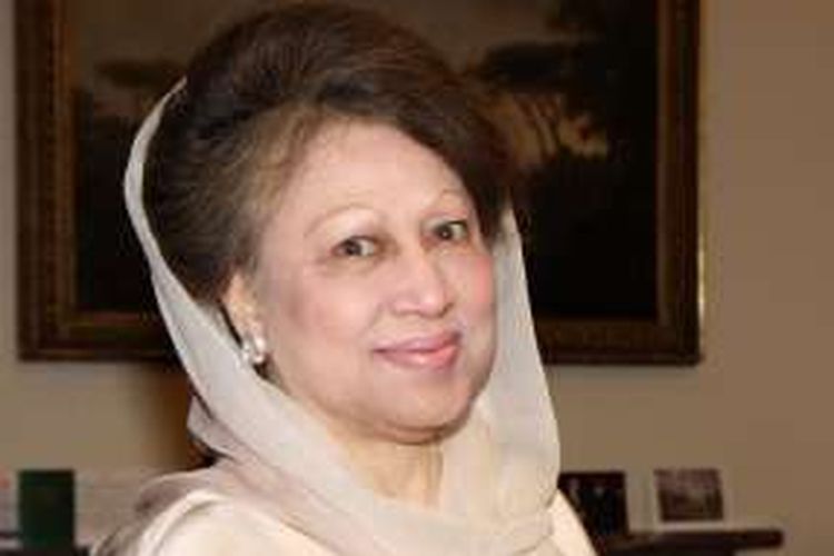 Khaleda Zia (71), pemimpin oposisi dan mantan perdana menteri Banglades.