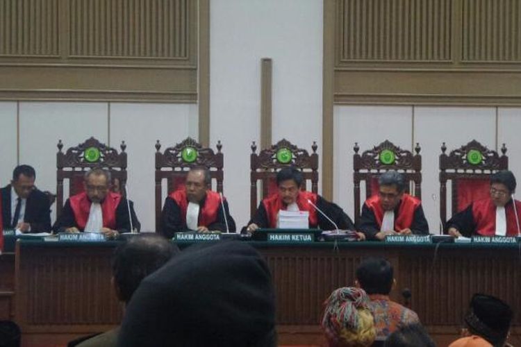 Majelis Hakim dalam persidangan kasus dugaan penodaan agama atas terdakwa Basuki Tjahaja Purnama, Selasa (30/1/2017). 