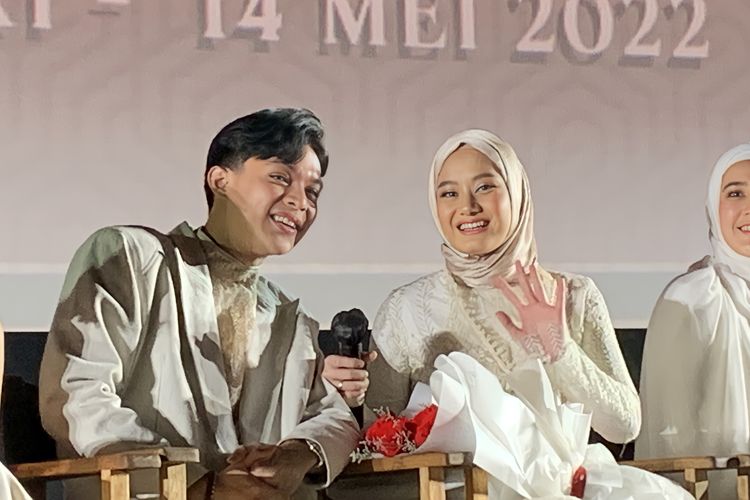 Rey Mbayang dan Dinda Hauw saat ditemui dalam Gala Premiere film Cinta Subuh, di Epicentrum XXI, Jakarta Selatan, Sabtu (14/5/2022) malam.