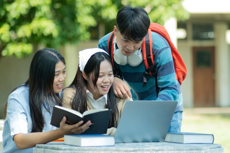 5 Contoh Esai Diri Beasiswa