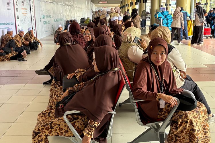 Kemenhaj: 34 Jemaah Umrah dari Bekasi Sempat Tertahan di Kualanamu