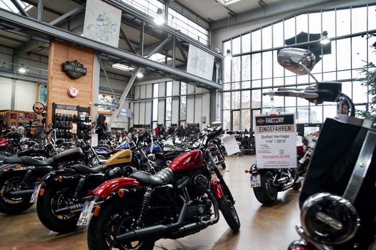 Rombongan Suryanation Motorland kunjungi Harley Davidson Factory di Frankfurt.                   
