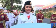 Neeltje Deliana, Putri Asal Papua Jadi Pembawa Baki Upacara Penurunan Bendera di Istana
