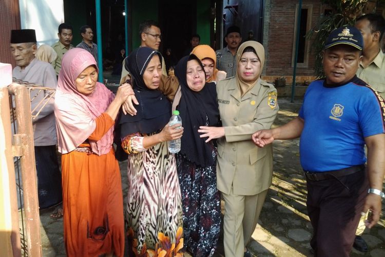 Nur Khamidah, ibu Maulana Affandi, korban jatuhnya helikopter Basarnas di Temanggung.