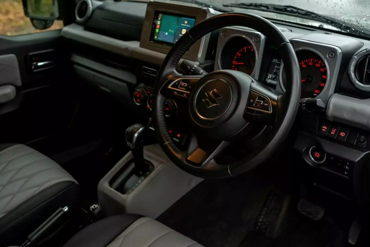 Modifikasi Suzuki Jimny 6x4