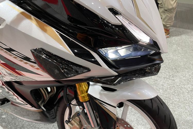 Modifikasi New Honda CBR250RR dengan konsep Street Sporty