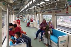 Sukacita Warga Bekasi Naik LRT Jabodebek: Senang Bisa Pangkas Waktu Perjalanan dan Lihat Jakarta dari Ketinggian