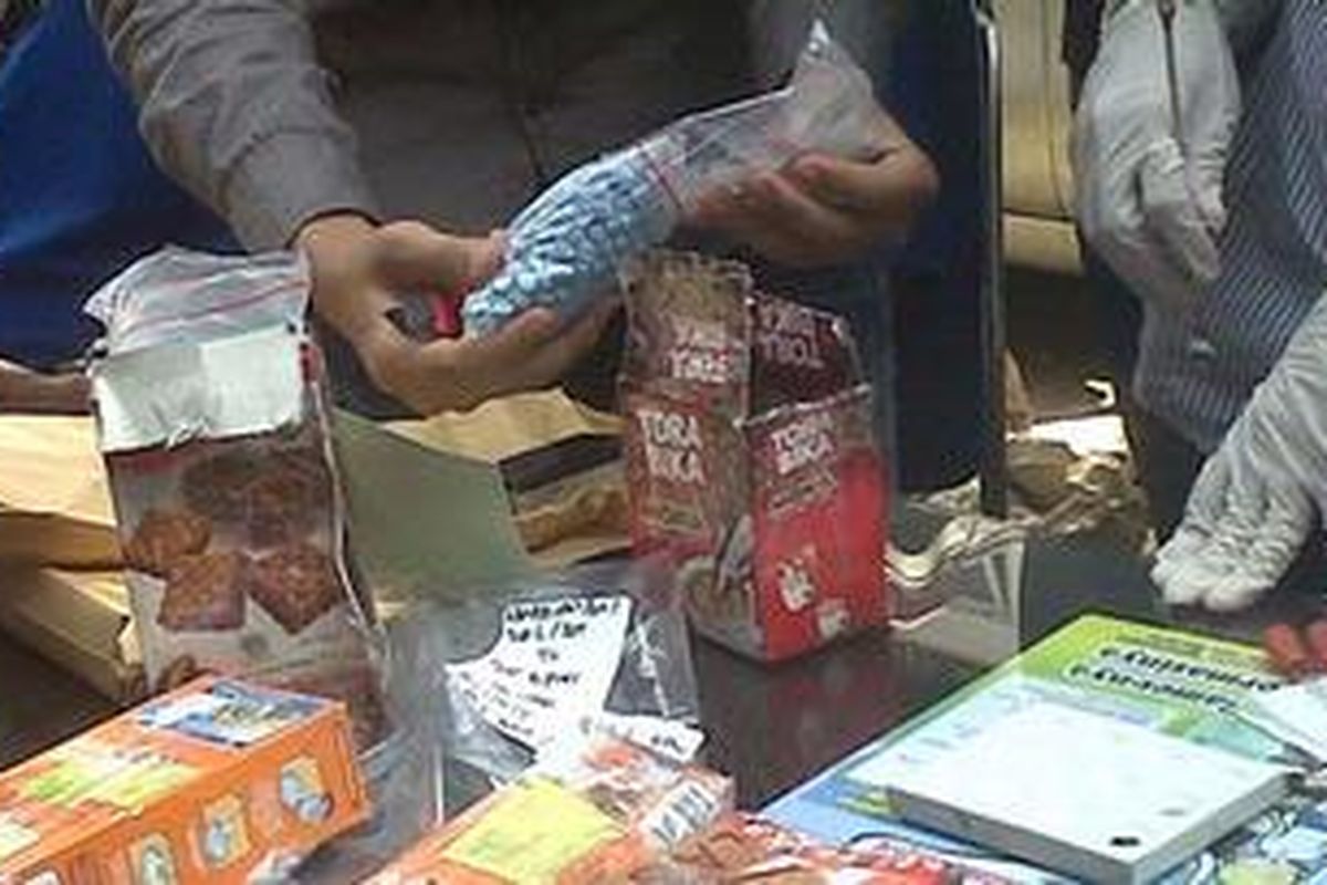 Sebelum di musnahkan, ekstasi di tes lab terlebih dahulu oleh petugas BNN. 3.816 butir tersebut kemudian dimusnahkan dengan cara di bakar dengan suhu tinggi di mesin  incinerator (mesin pemusnah).