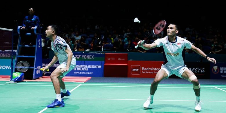 Fajar Alfian/Muhammad Shohibul Fikri, ganda putra Indonesia, saat beraksi pada Malaysia Open 2026 di Axiata Arena, Kuala Lumpur, Malaysia.