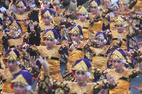 Tari Teruna Jaya Meriahkan Pembukaan Buleleng Festival