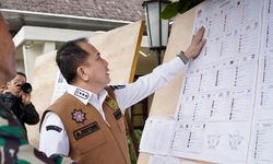Tinjau 4 TPS di Kota Palembang, Pj Gubernur Sumsel Sampaikan 3 Pesan untuk Masyarakat