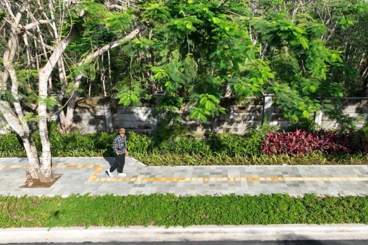 Jalan Siligita-Apurva Kempinski sebagai akses menuju venue utama KTT G20 di Bali.