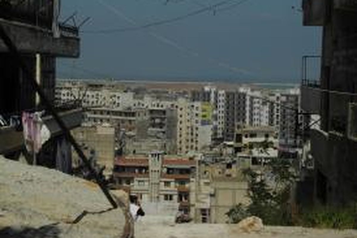 Jabal Mohsen, permukiman kelompok Alawi di Lebanon. Kawasan permukiman itu terdapat sekitar 60.000 orang tinggal berdesakan di wilayah seluas 2,5 kilometer persegi.