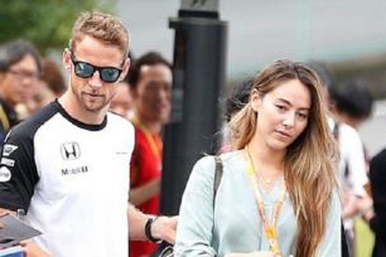 Jenson Button dan Jessica Michibata