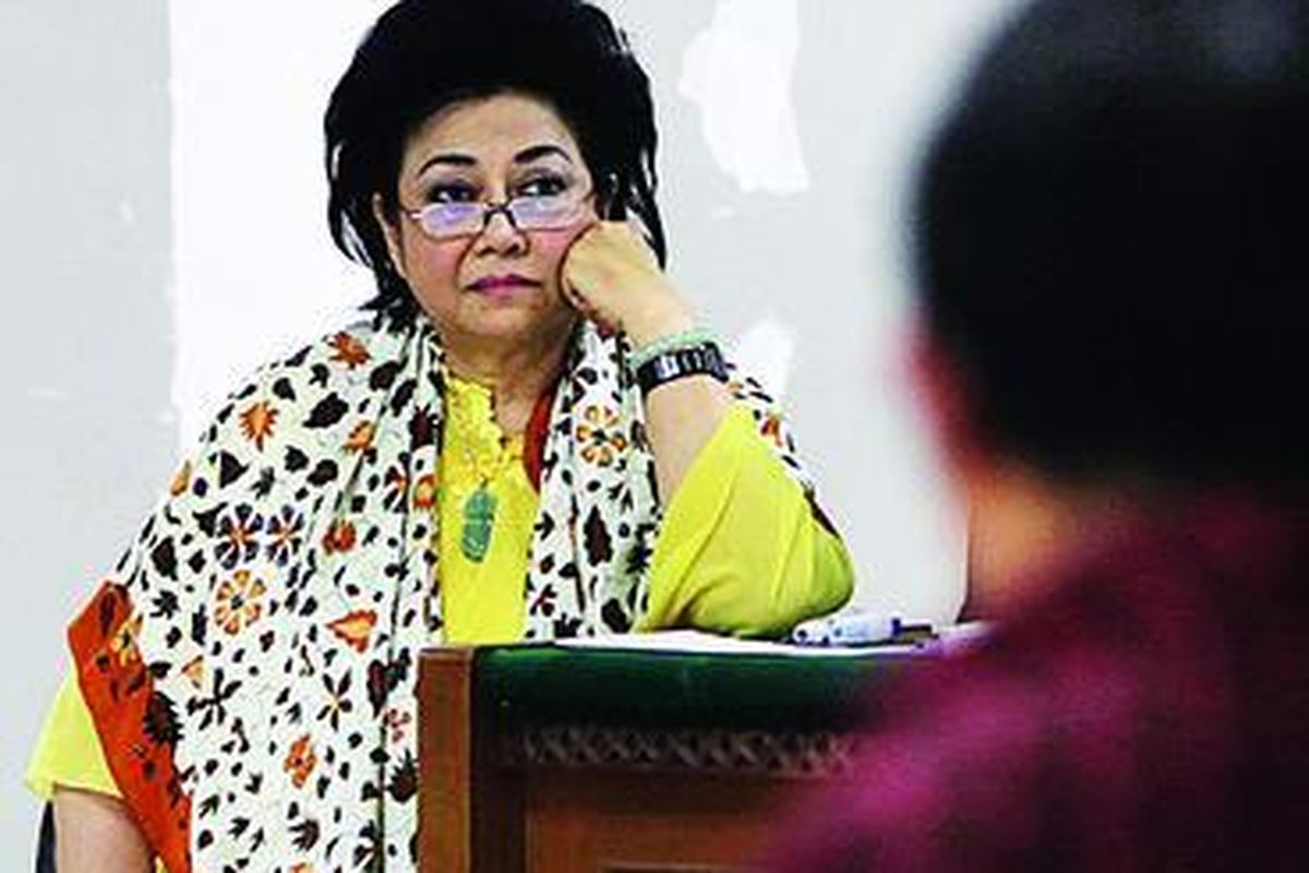 Presiden Direktur PT Hardaya Inti Plantations (HIP) Siti Hartati Murdaya kembali menjalani sidang di Pengadilan Tindak Pidana Korupsi Jakarta, Kamis (13/12). Sidang kemarin mendengarkan keterangan saksi-saksi, antara lain Bupati Buol Amran Batalipu dan petinggi PT HIP,  Yani Anshori dan  Gondo Sudjono.