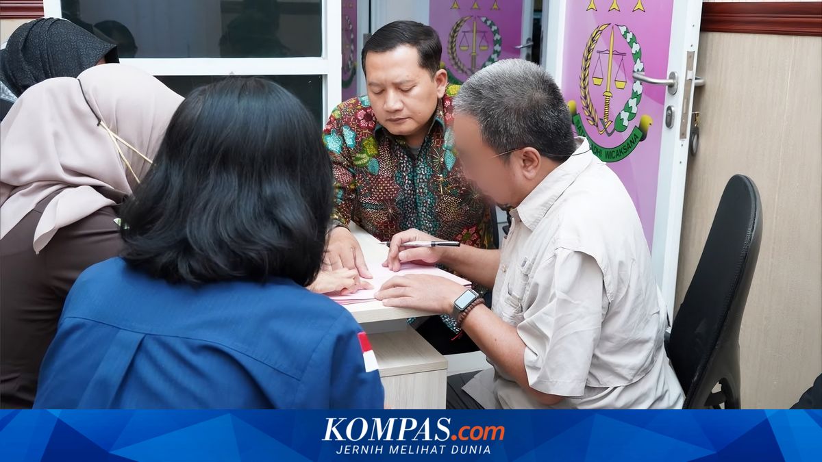 DJP Jatim II Serahkan Tersangka Pidana Pajak ke Kejari Sidoarjo