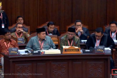 Tegur Ketua KPU dalam Sidang MK, Hakim: Pak Hasyim Tidur Ya?